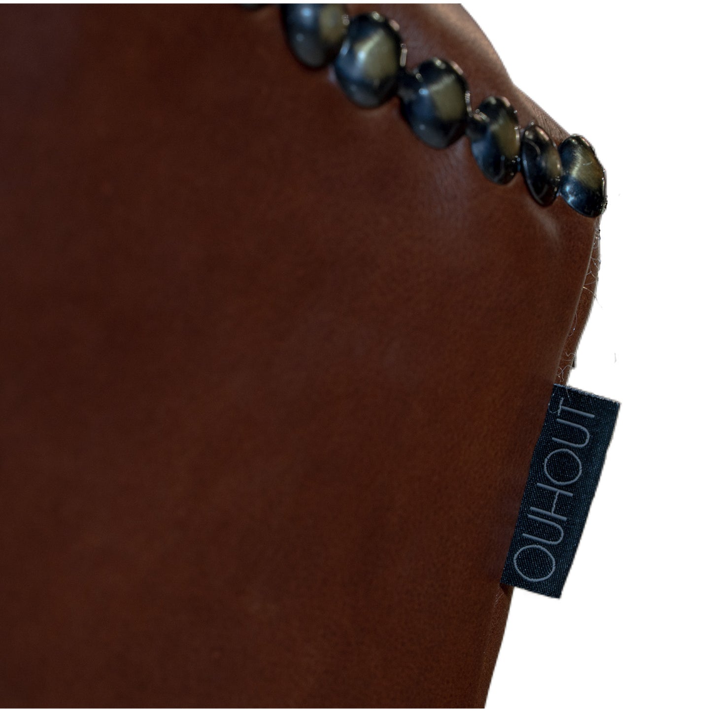 Classic Wingback Chair - Ouhout