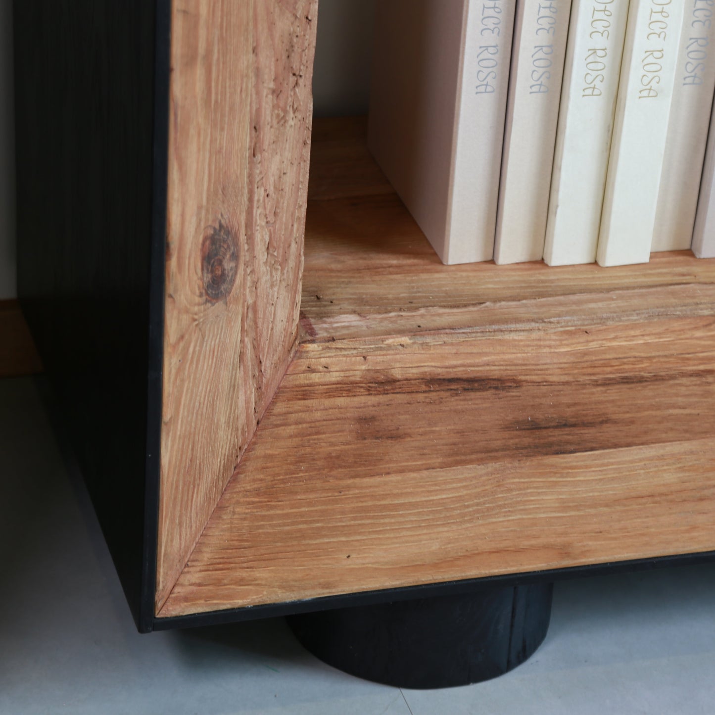 Addo | Bookshelf