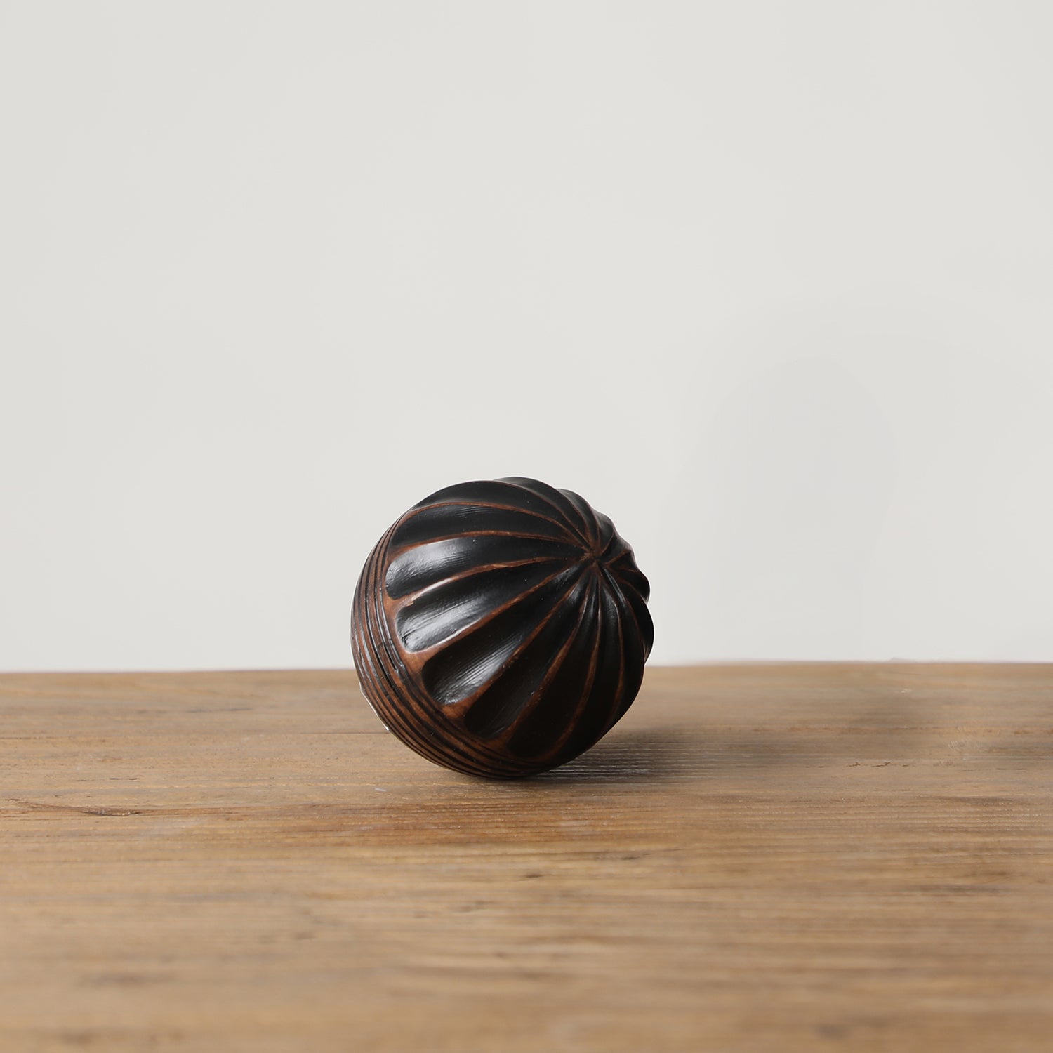 Hidden Hollow Decorative Spheres - Ouhout