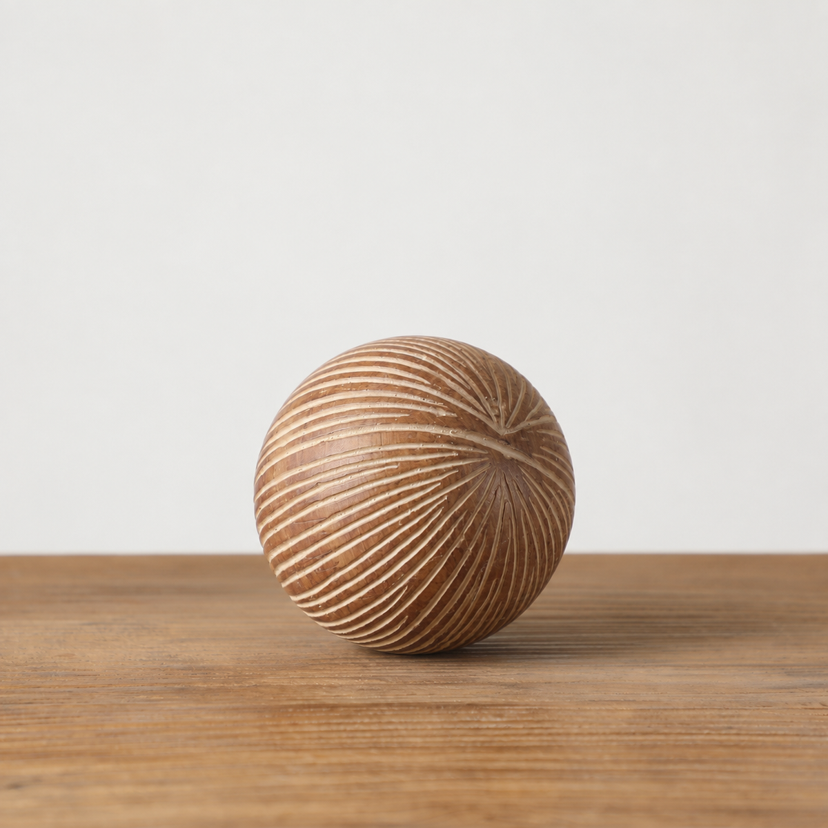 Regal Glow Decorative Sphere - Ouhout