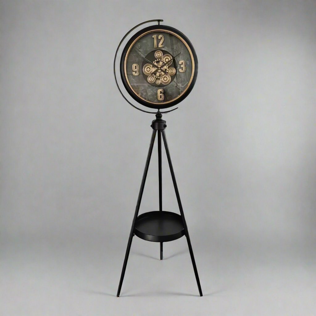 Standing Clocks – Ouhout