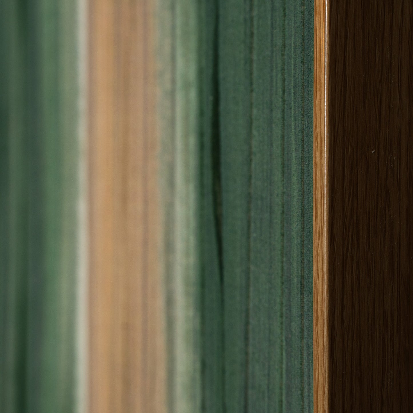 Vibrant Layers - Ouhout