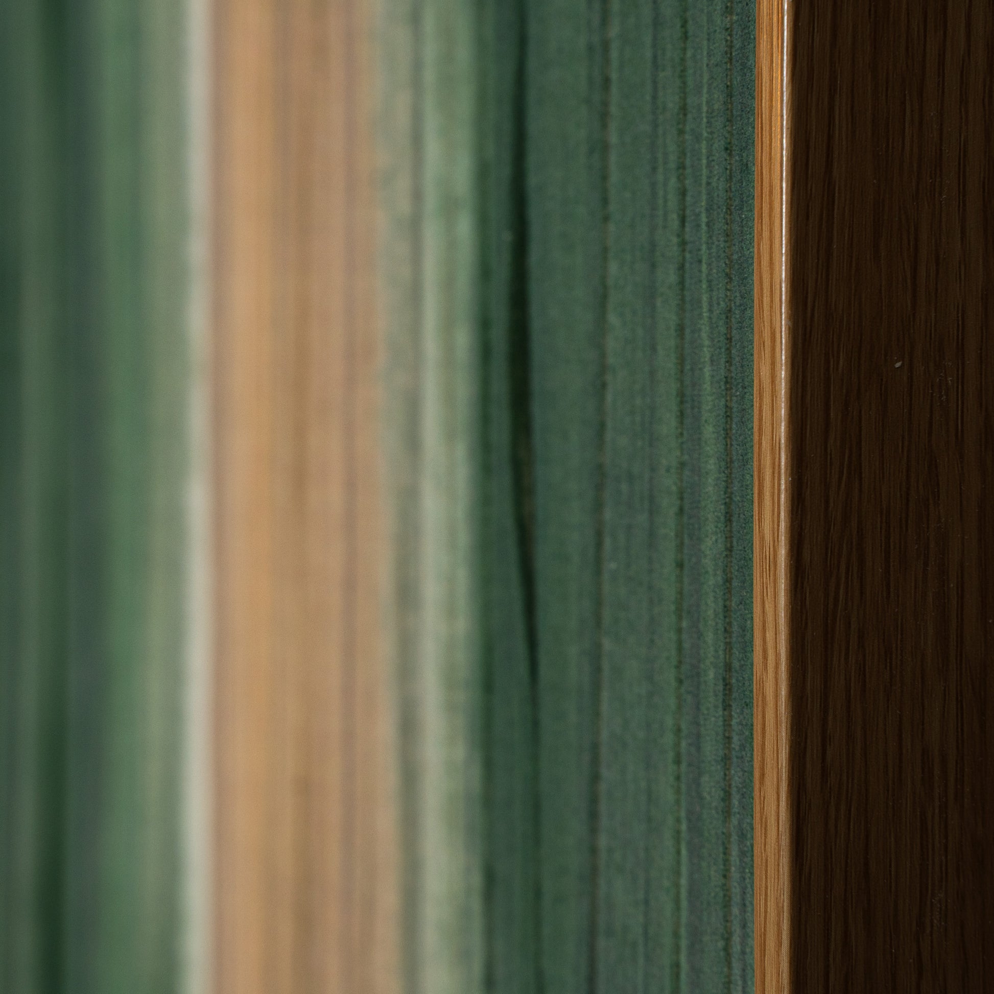 Vibrant Layers - Ouhout